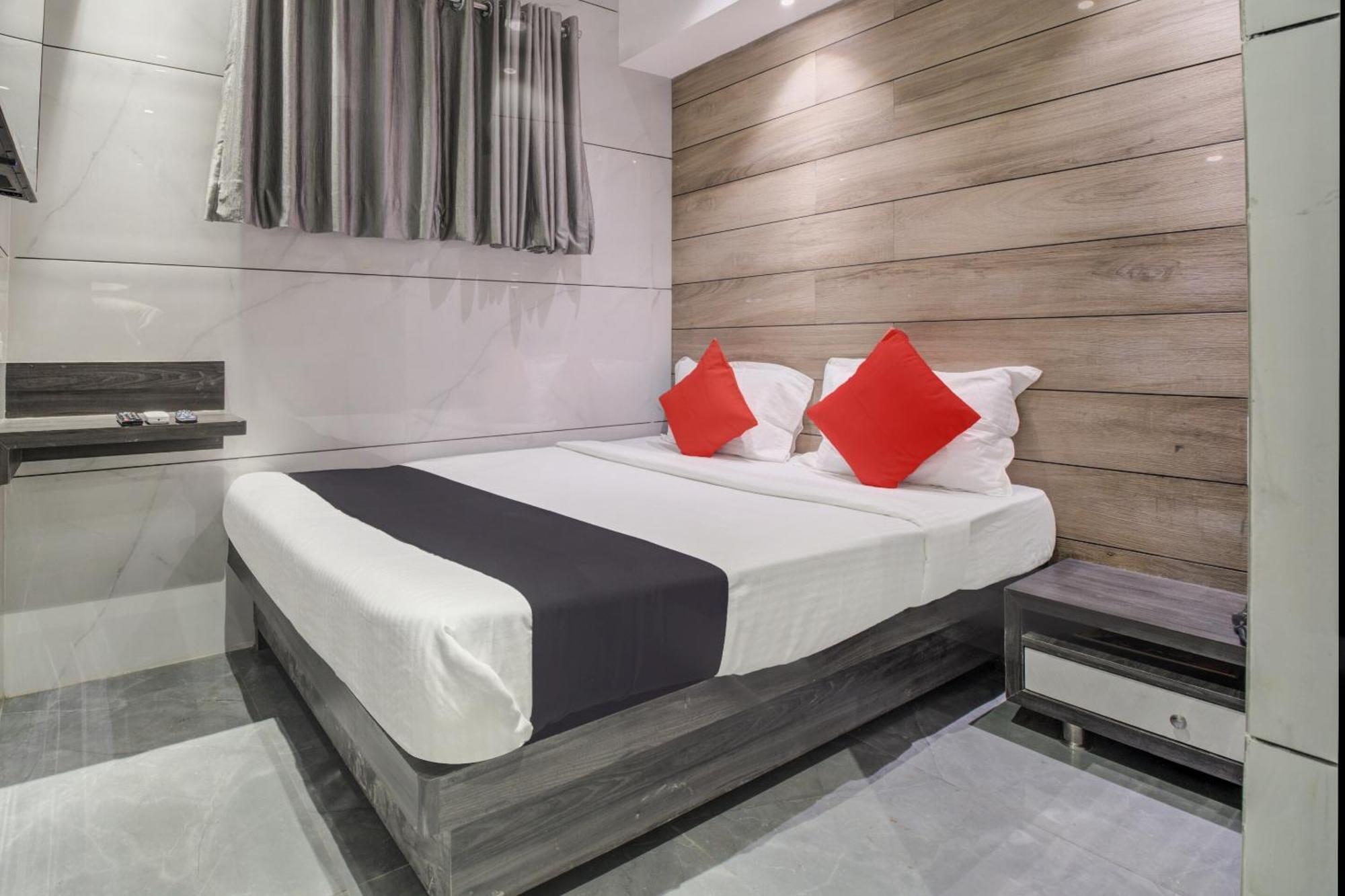 Hotel Spring Residency Mumbai Bagian luar foto