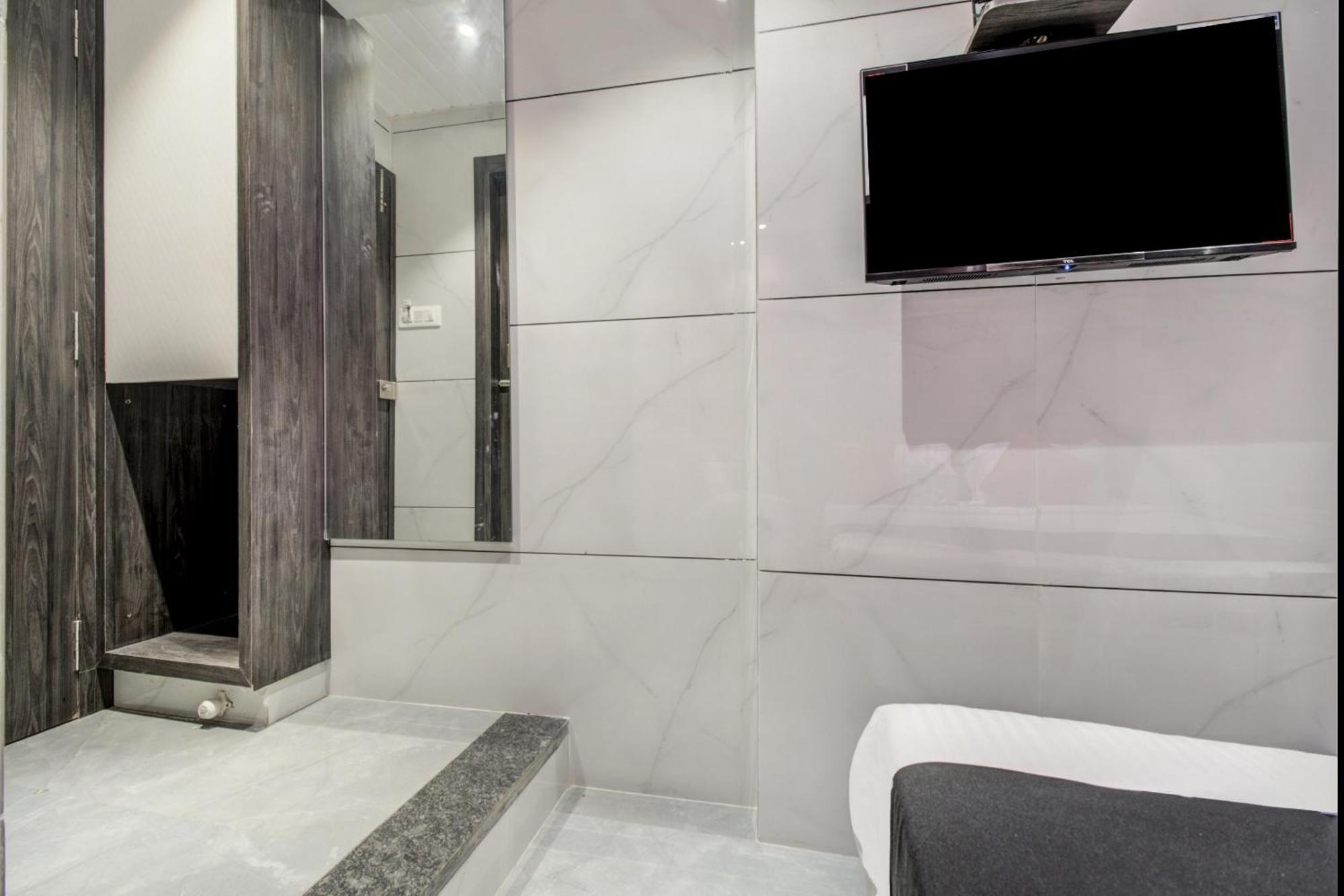 Hotel Spring Residency Mumbai Bagian luar foto