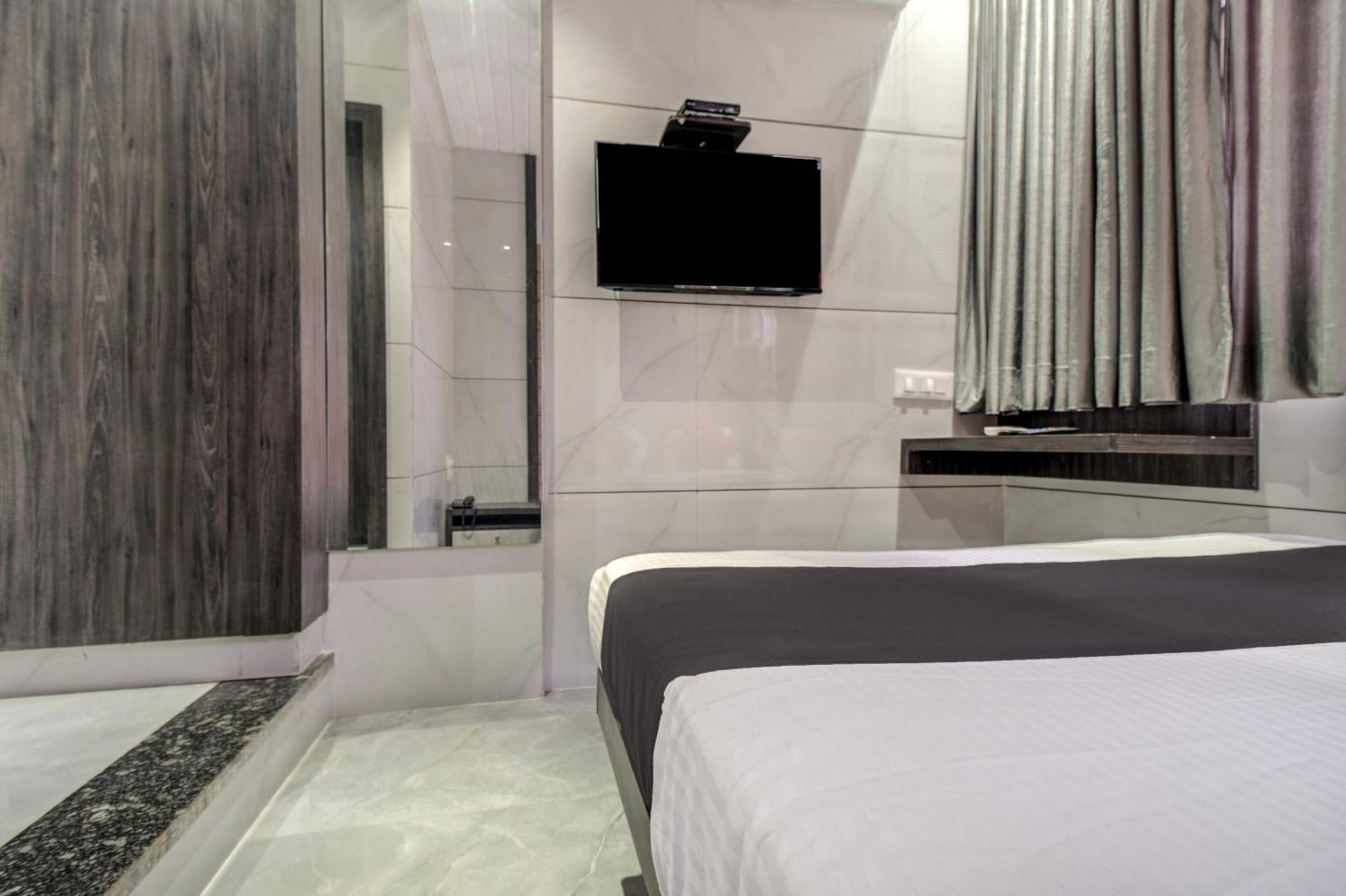 Hotel Spring Residency Mumbai Bagian luar foto