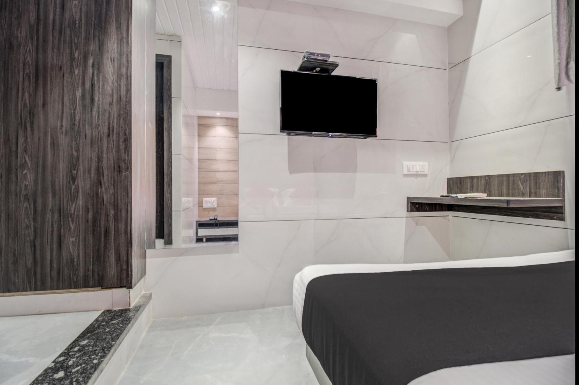 Hotel Spring Residency Mumbai Bagian luar foto